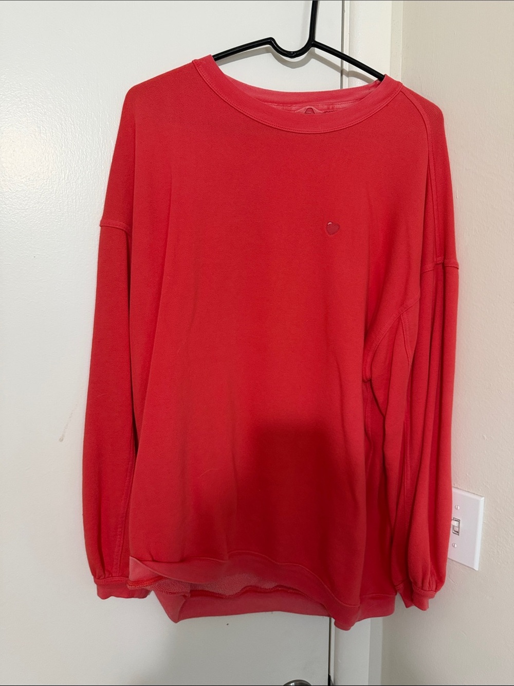 American Eagle Women's Red Crewneck Sweatshirt